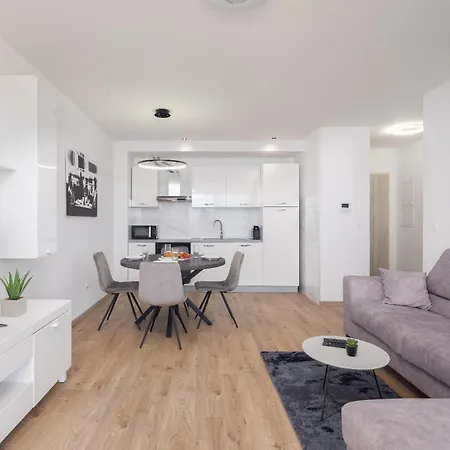 Apartamento Adoria *